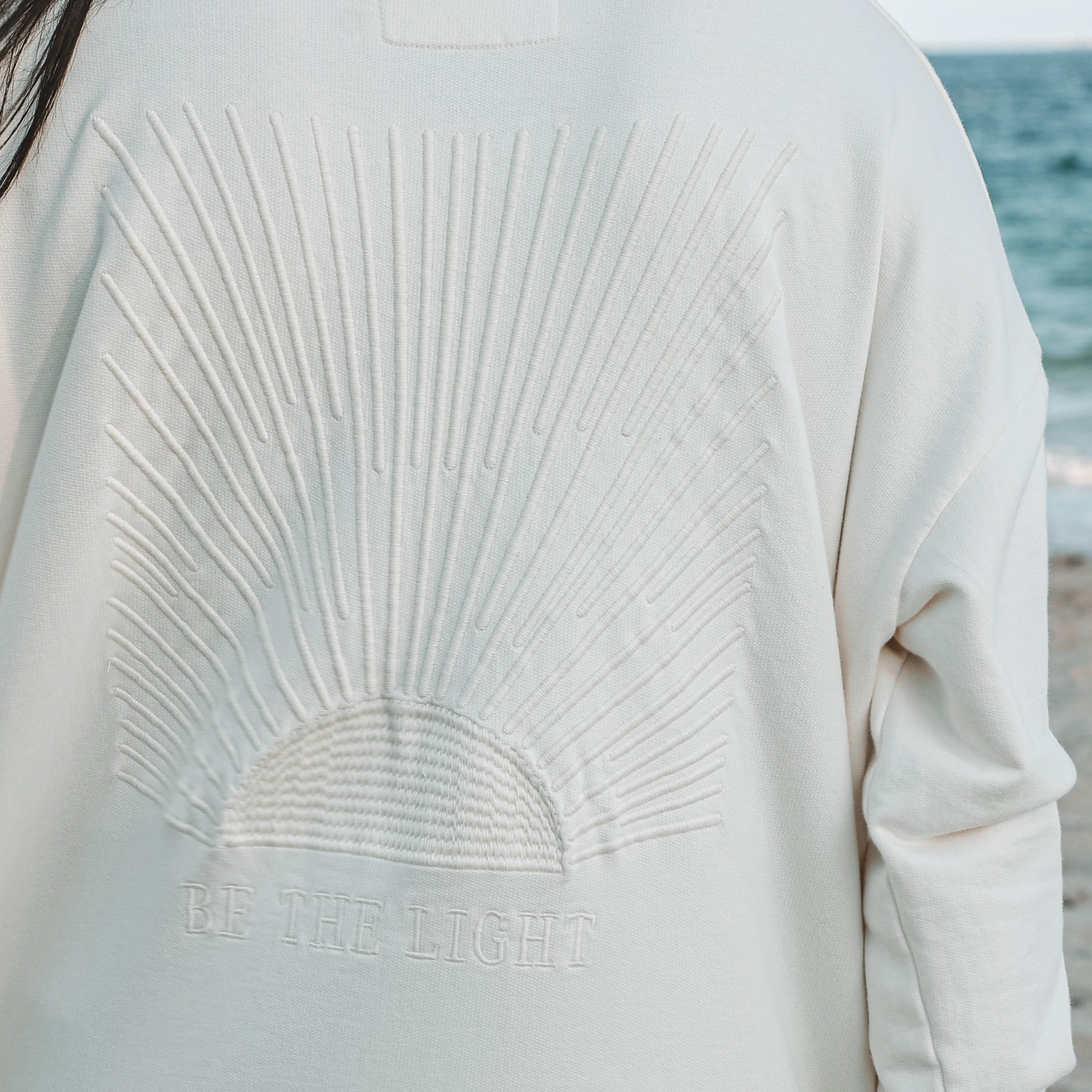 BE THE LIGHT - CREWNECK