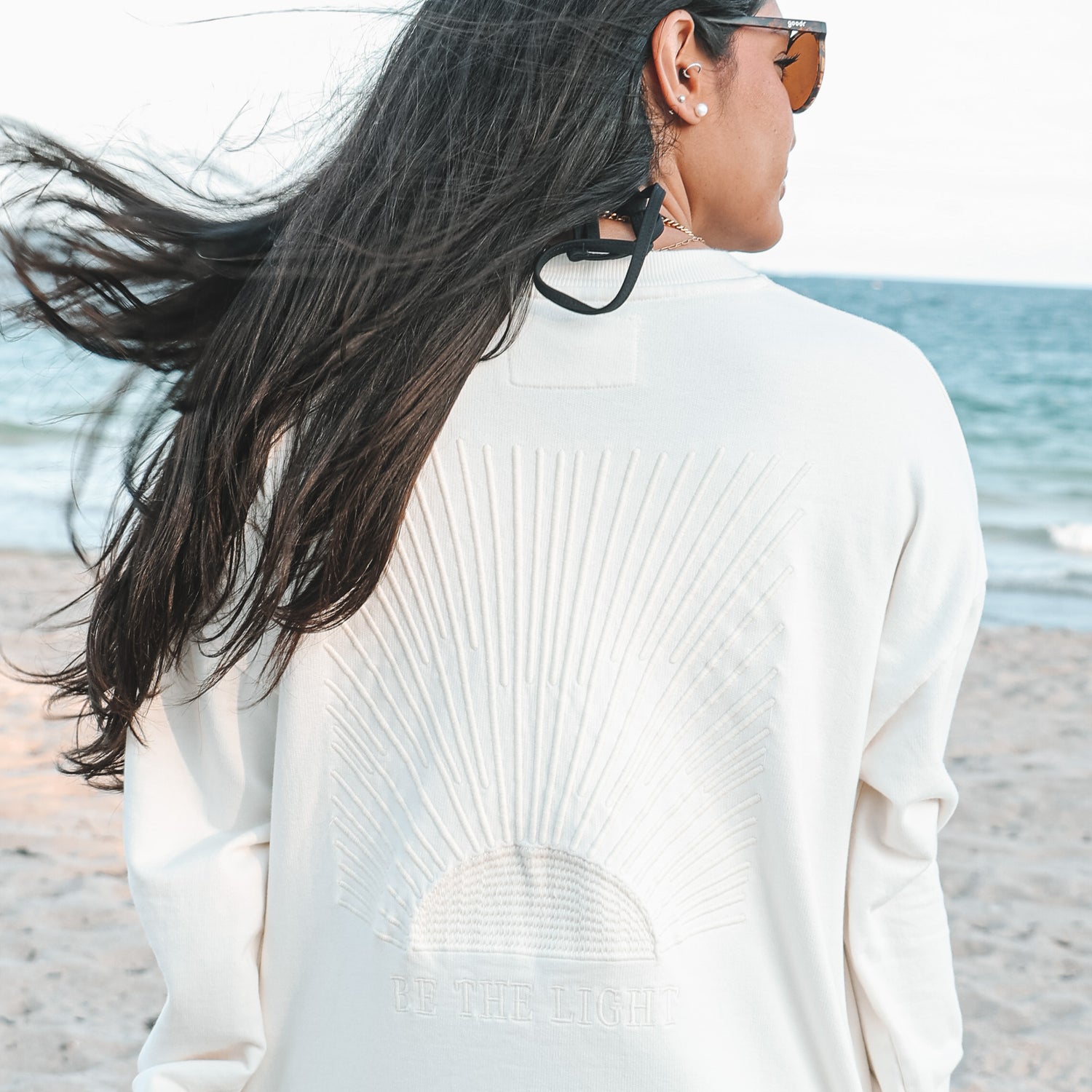 BE THE LIGHT - CREWNECK