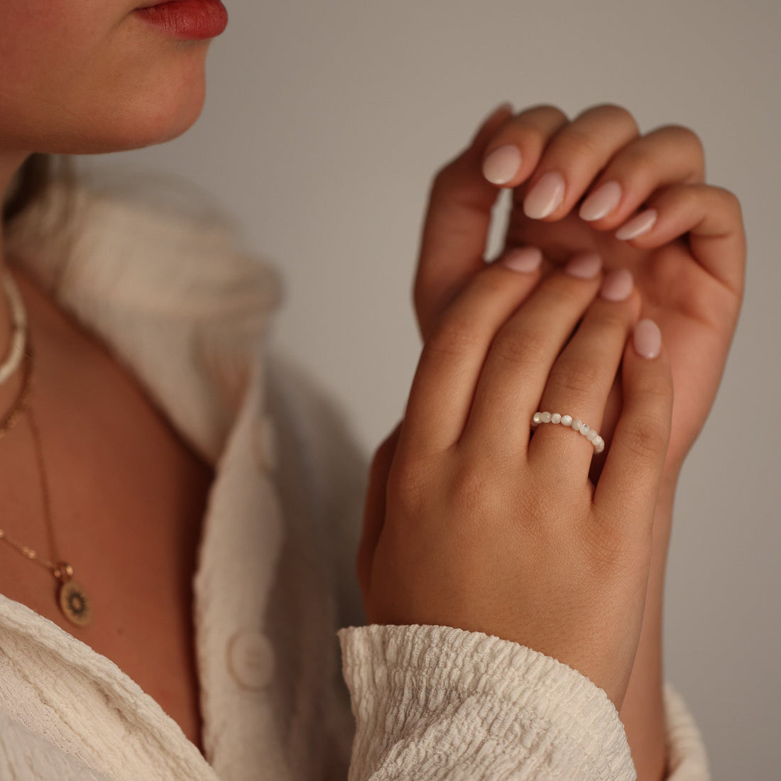 EARTHSTONE STRETCH RING - MOTHER OF PEARL - Inspiration Co.