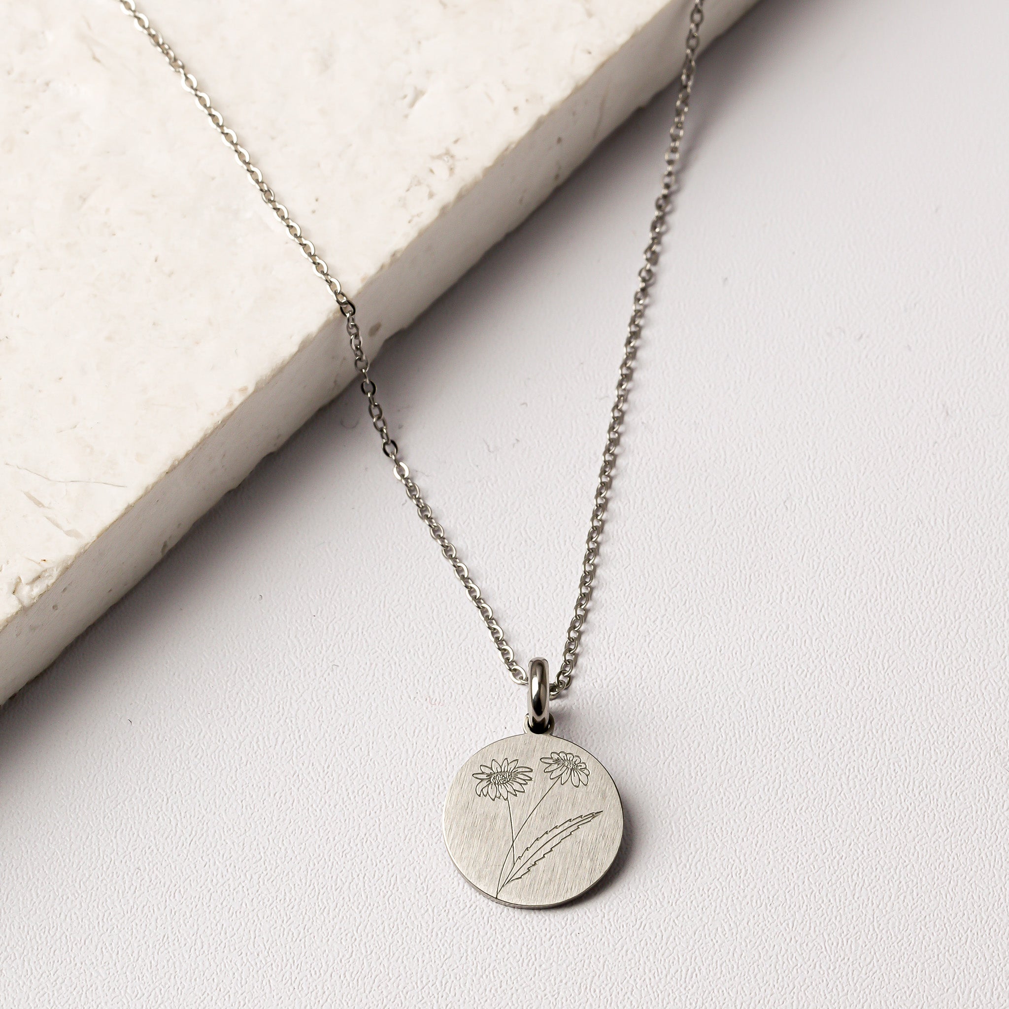 DAISY BIRTH-FLOWER PENDANT - Inspiration Co.