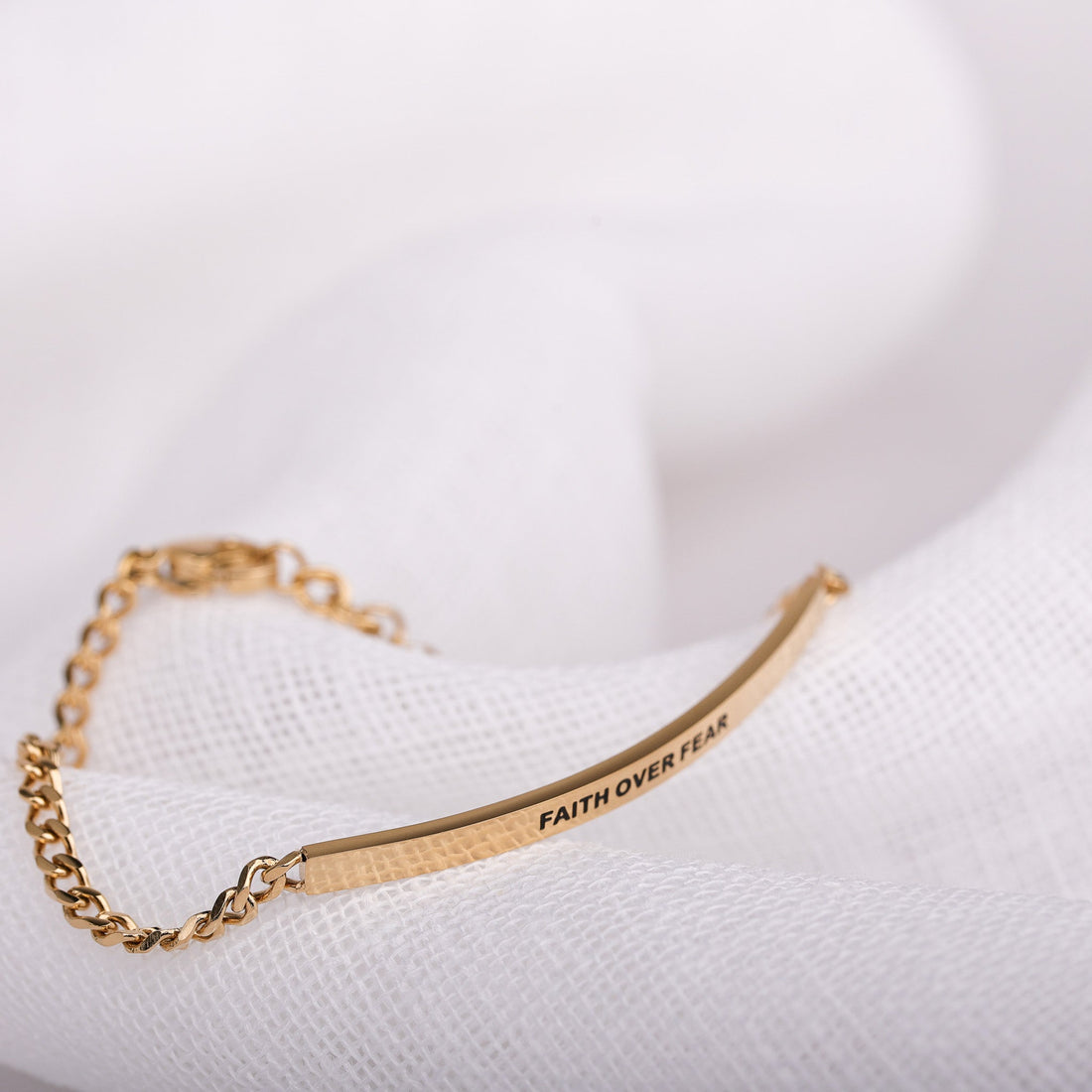 FAITH OVER FEAR- DAINTY CHAIN BRACELET - Inspiration Co.