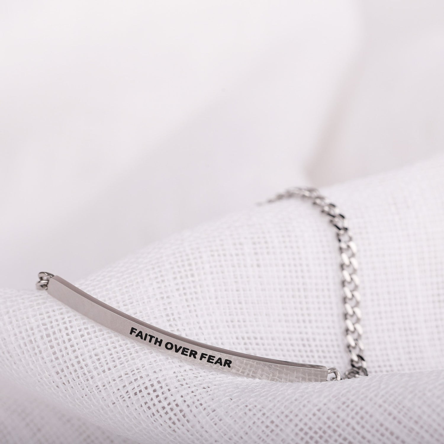 FAITH OVER FEAR- DAINTY CHAIN BRACELET - Inspiration Co.