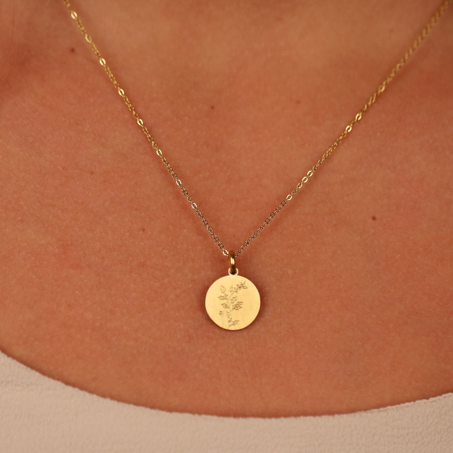 HOLLY BIRTH-FLOWER PENDANT - Inspiration Co.