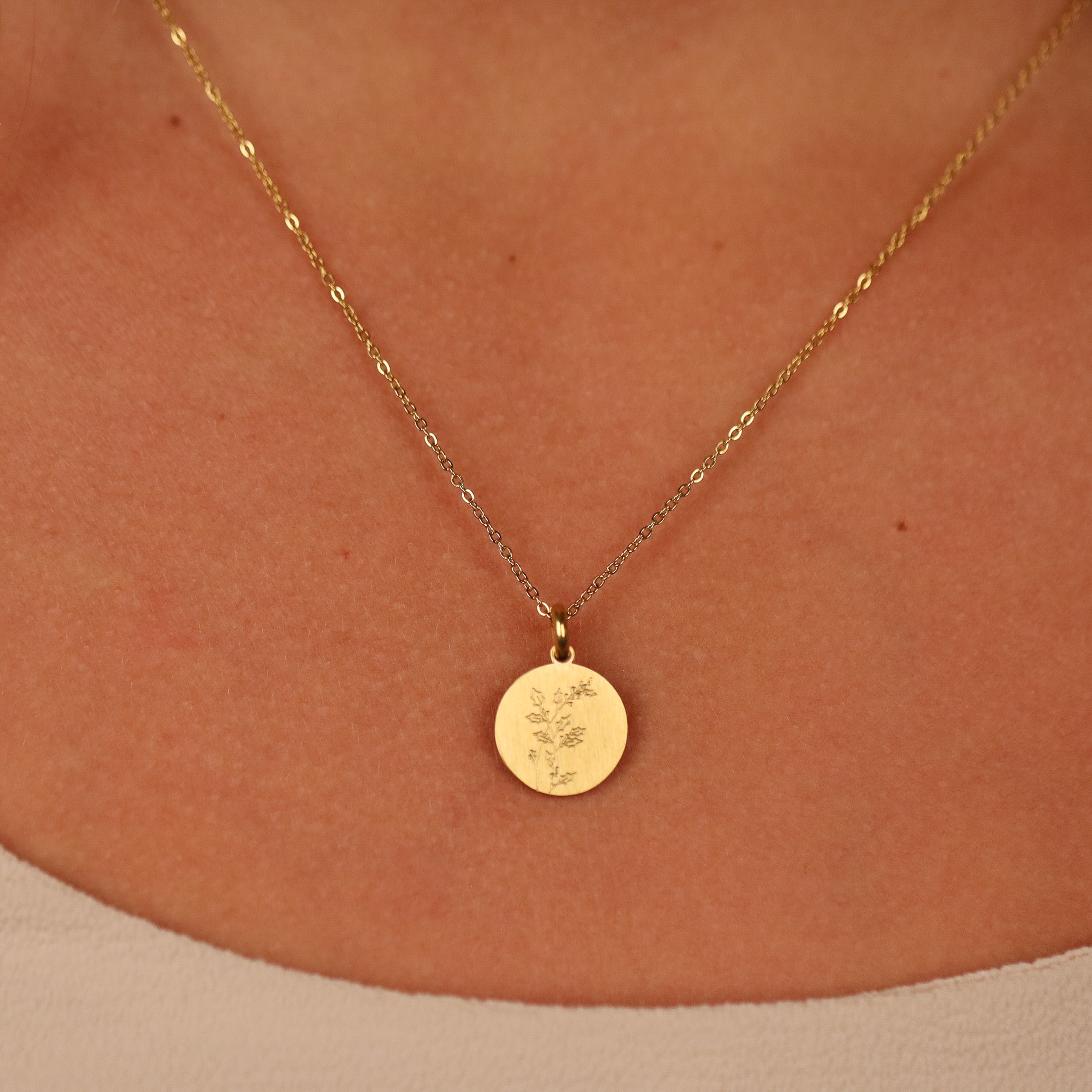 HOLLY BIRTH-FLOWER PENDANT - Inspiration Co.