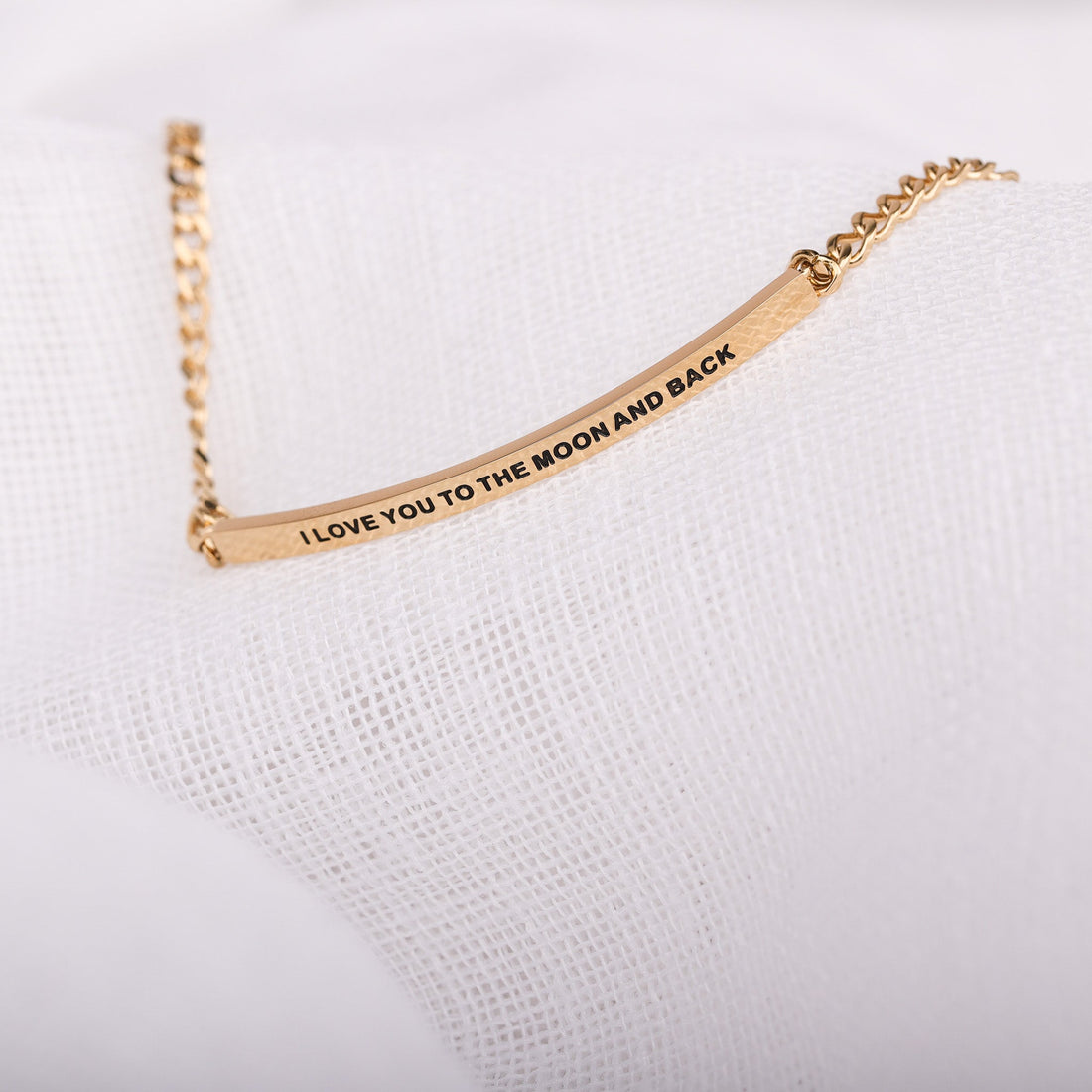 I LOVE YOU TO THE MOON AND BACK- DAINTY CHAIN BRACELET - Inspiration Co.