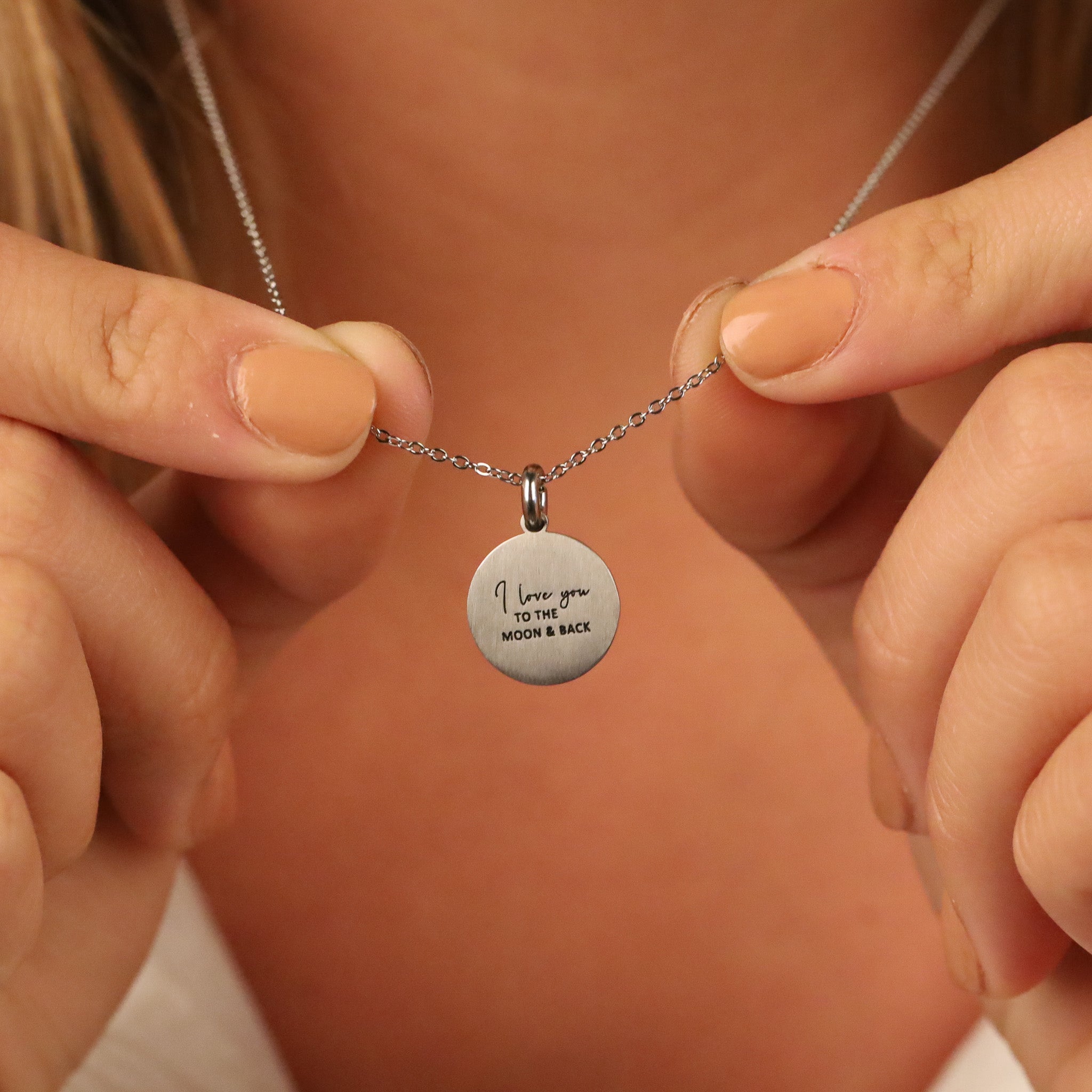 I LOVE YOU TO THE MOON AND BACK PENDANT - Inspiration Co.