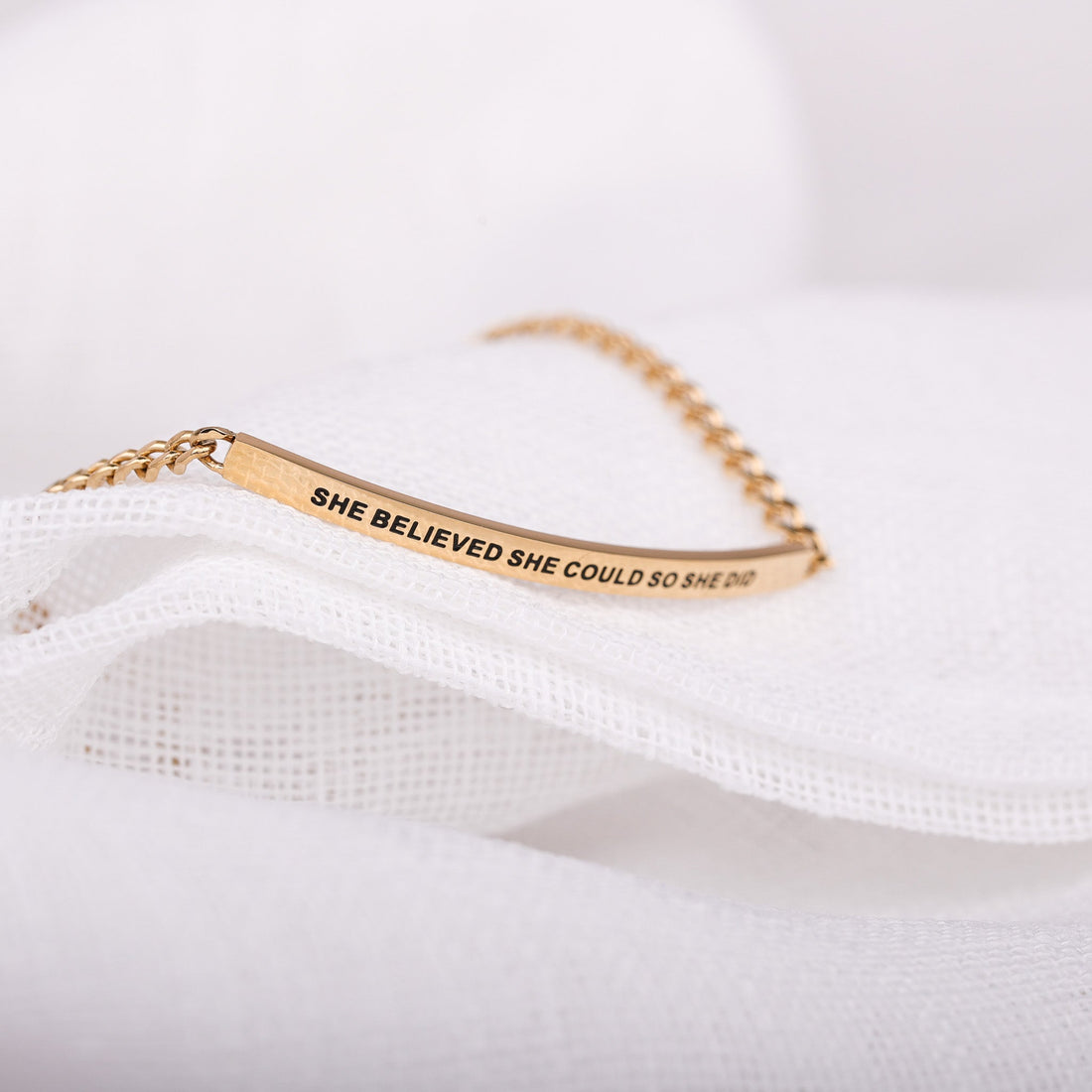 SHE BELIEVED SHE COULD SO SHE DID- DAINTY CHAIN BRACELET - Inspiration Co.