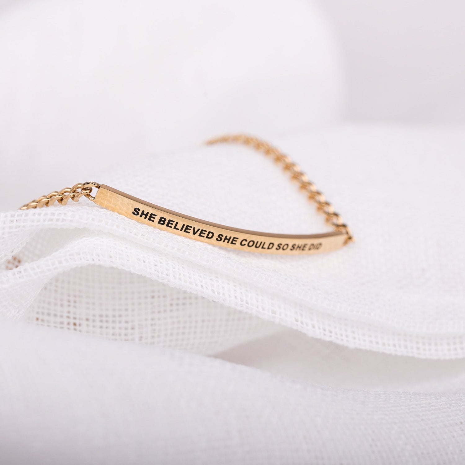 SHE BELIEVED SHE COULD SO SHE DID- DAINTY CHAIN BRACELET - Inspiration Co.