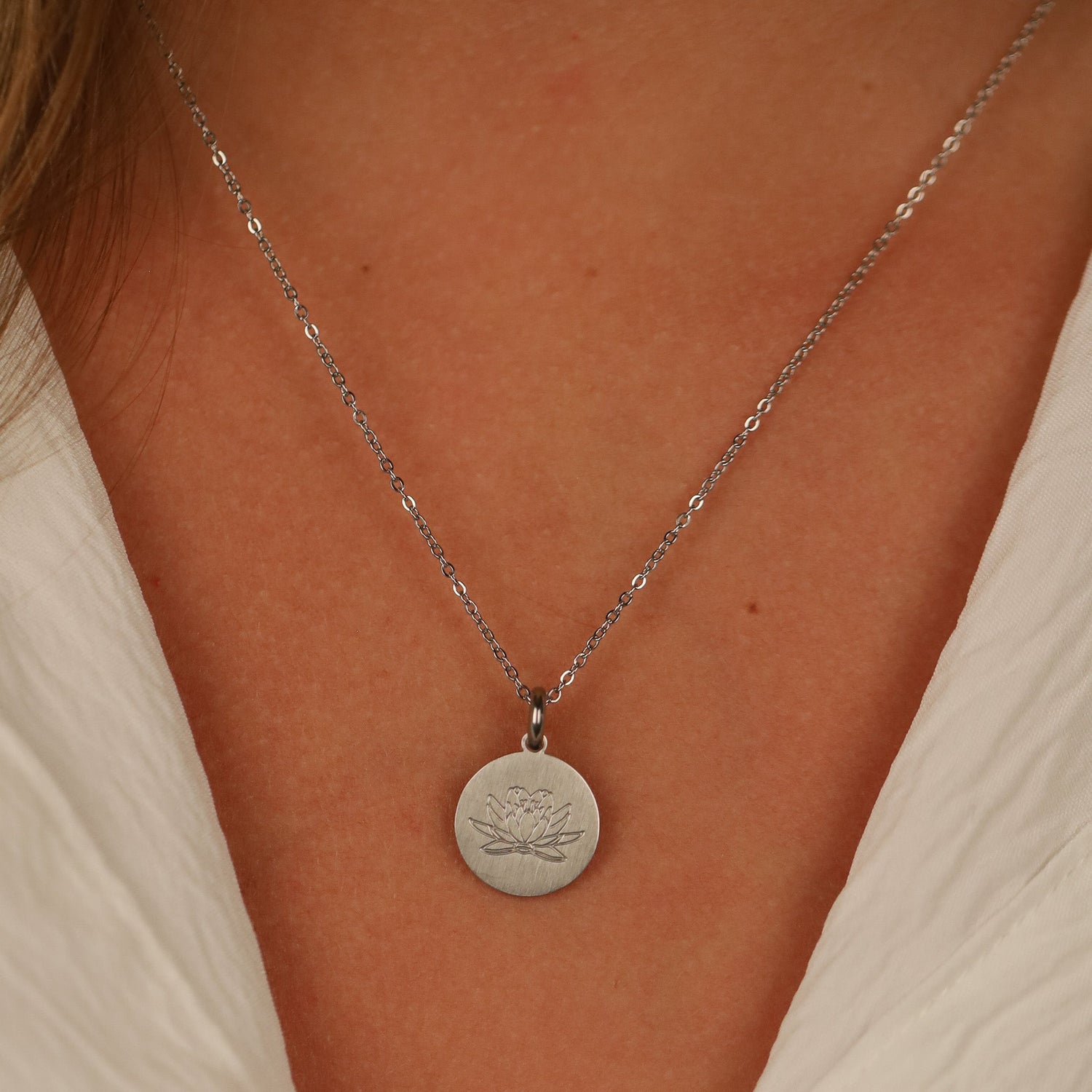WATER LILY BIRTH-FLOWER PENDANT - Inspiration Co.